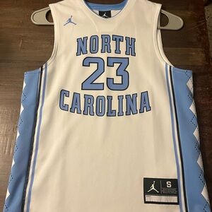 Michael Jordan UNC North Carolina Tar Heels Youth Jersey Small - White and Blue